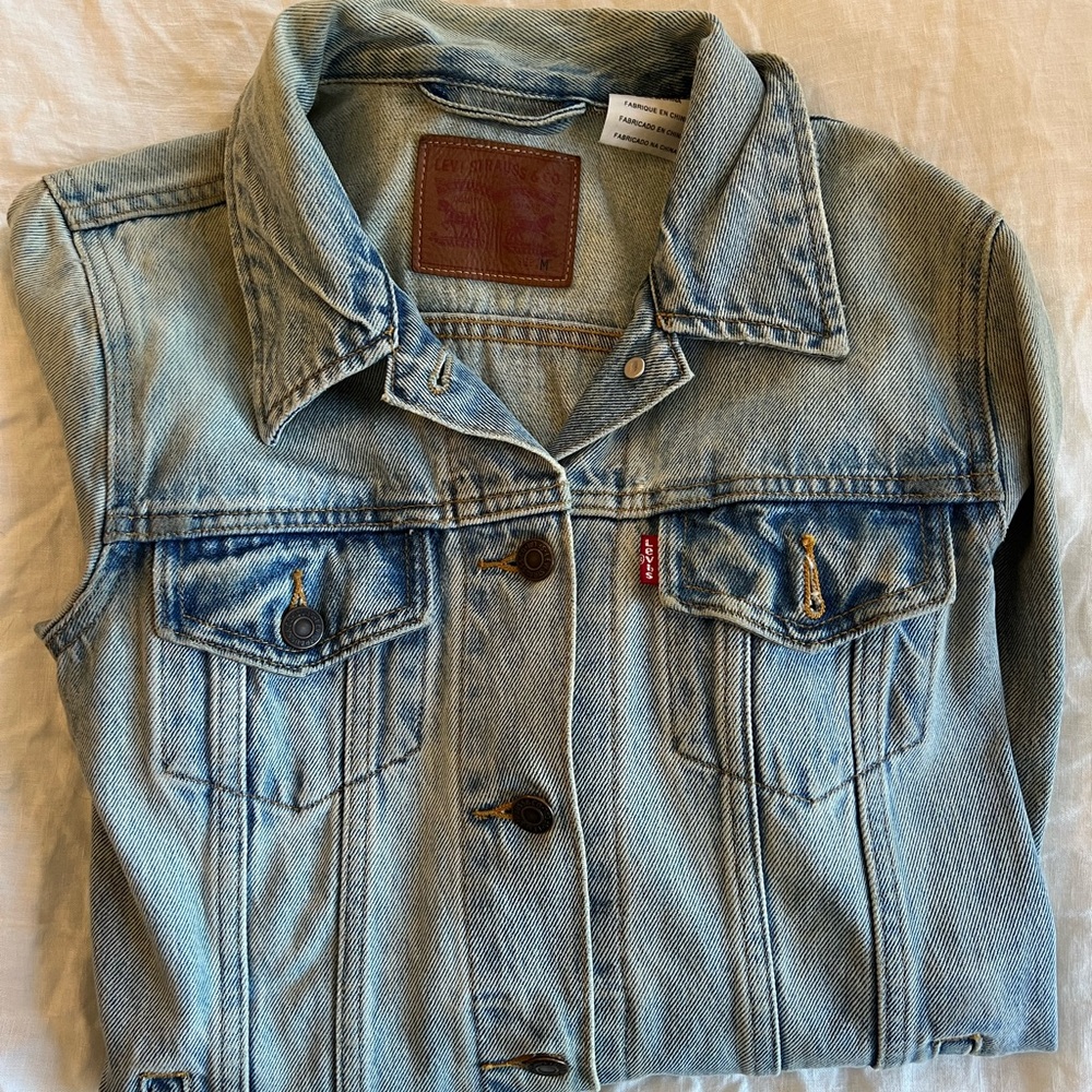 Levi’s Denim Jacket (Size Medium) - image 2